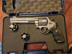 Smith and wesson 629 6 inch classic $1000 obo